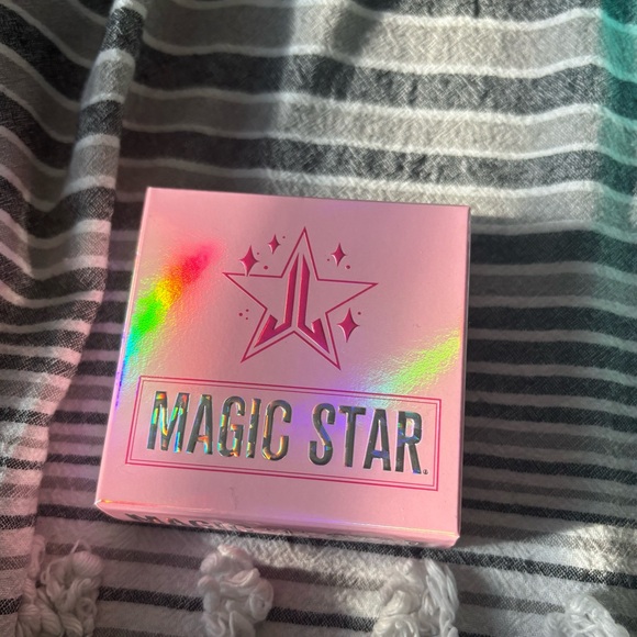 NIB jeffree star “luminous setting powder” in shade “translucent luminous” ! - Picture 4 of 6